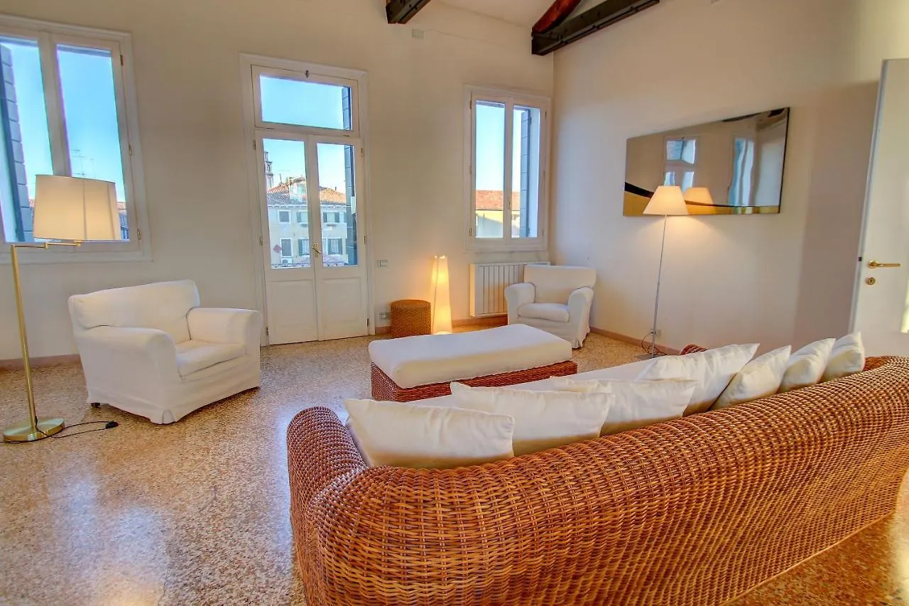 Appartement WONDERFUL-CANAL-VIEW 4pax Wi-Fi aircond Venise Italie